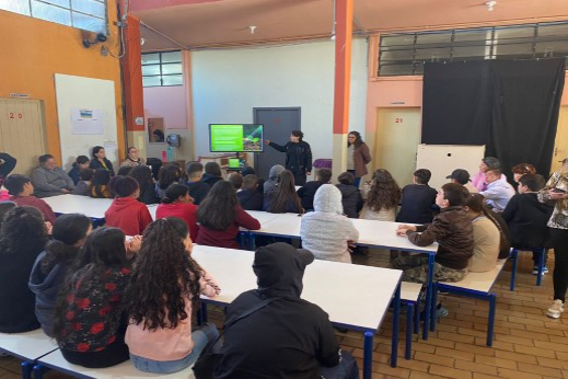 DEPTO DE AGRICULTURA REALIZA PALESTRA NA E E CALVINO BARBOSA FERRAZ